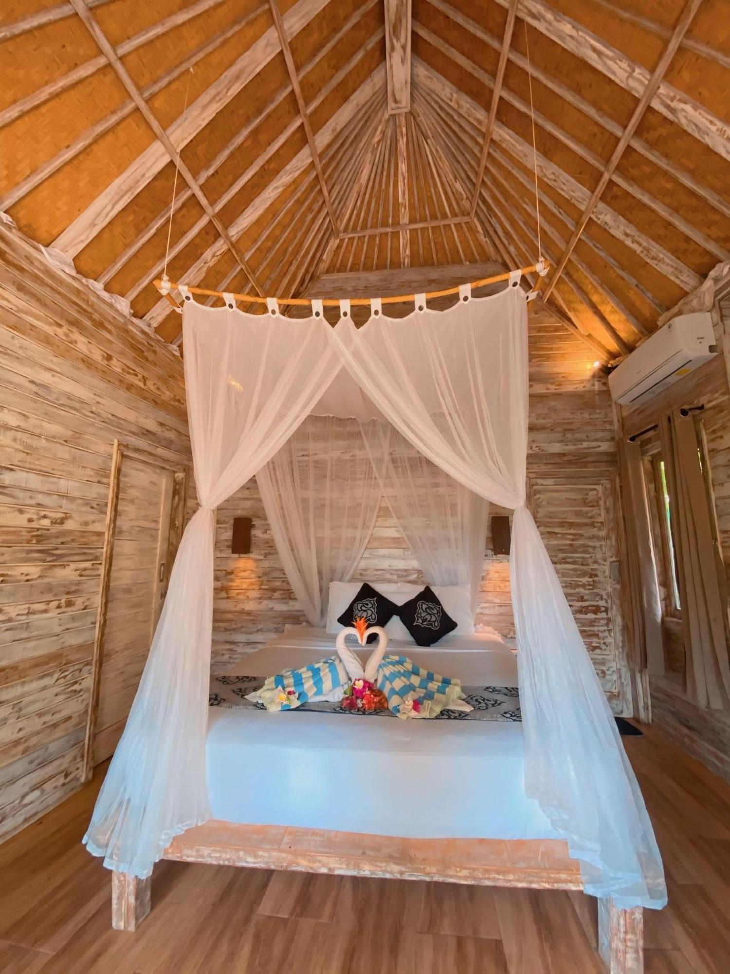 Harta Lembongan Villas Nusa Lembongan  Exterior photo
