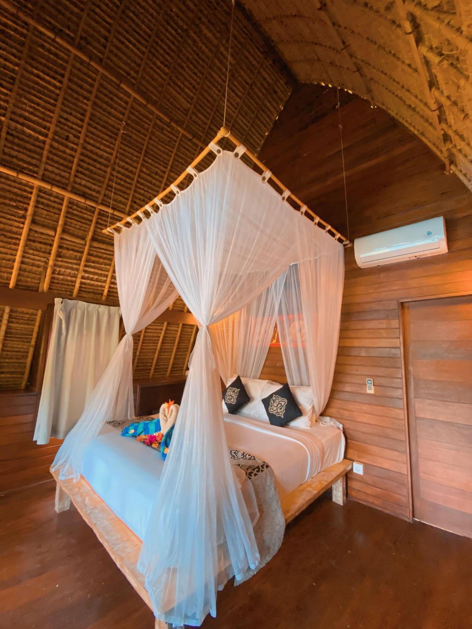 Harta Lembongan Villas Nusa Lembongan  Exterior photo
